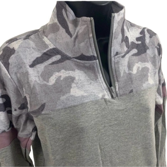 Flirtitude Gray Camouflage Mock Neck Quarter Zip Pullover Sweatshirt Small - Picture 2 of 8